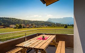 Apartment Motzenhof - Stadtnähe Salzburg - modernes Bauernhoferlebnis inklusive